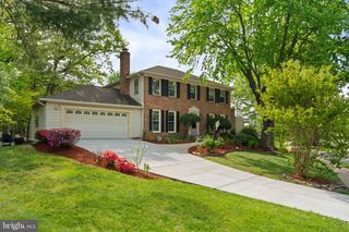 12461 HEDGES RUN DR, Woodbridge, VA 22192