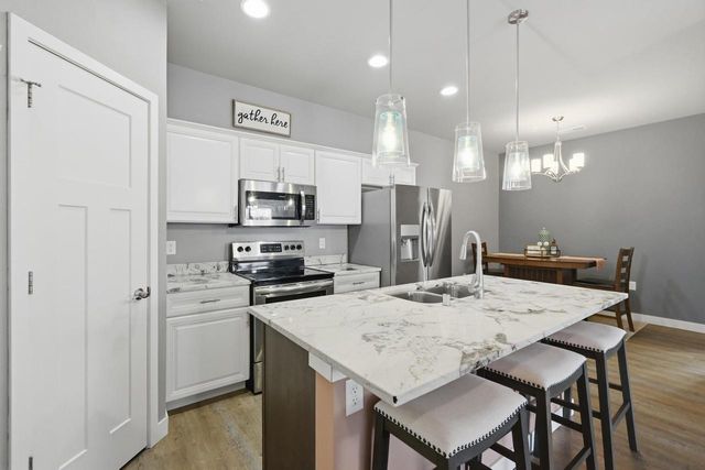 1969 N Windsor Avenue, Cottage Grove, WI 53527