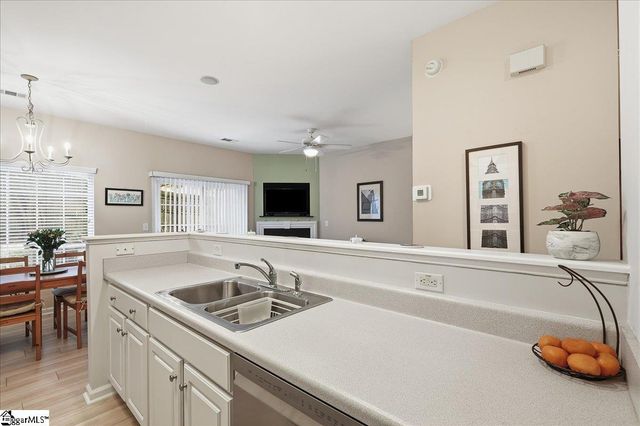 16 Rock Side Court, Greenville, SC 29615