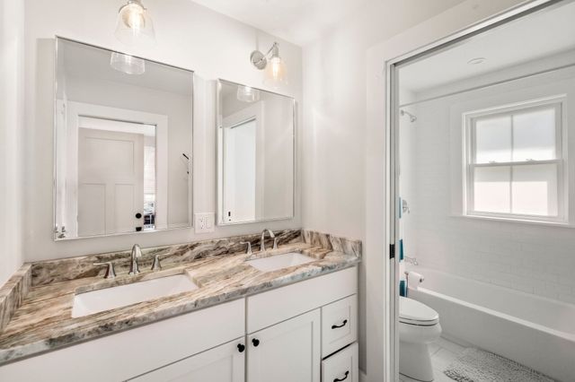 54 Canterbury B, Hingham, MA 02043