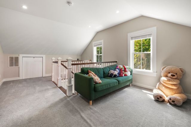 54 Canterbury B, Hingham, MA 02043