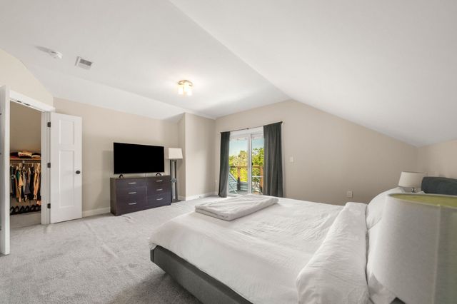 54 Canterbury B, Hingham, MA 02043