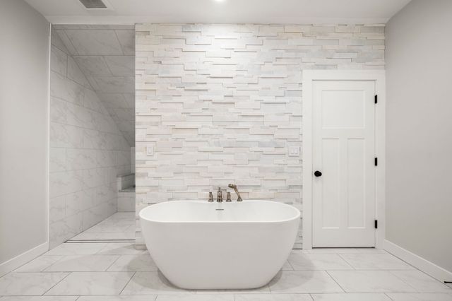 54 Canterbury B, Hingham, MA 02043