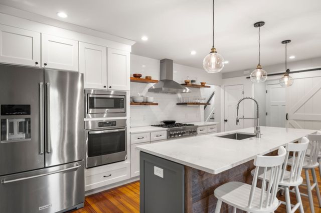 54 Canterbury B, Hingham, MA 02043
