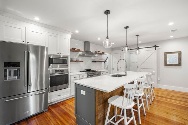 54 Canterbury B, Hingham, MA 02043