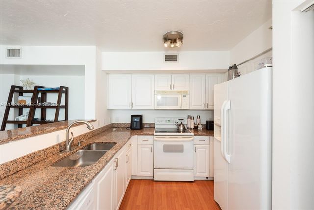 1155 Brickell Bay Drive 3403, Miami, FL 33131