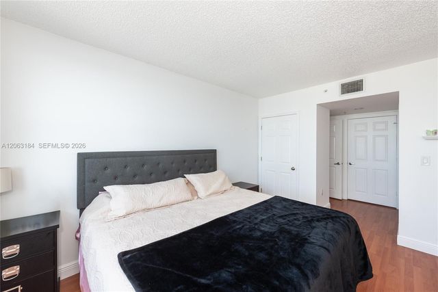 1155 Brickell Bay Drive 3403, Miami, FL 33131