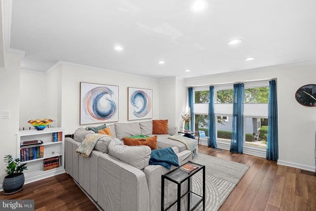 1604 APRICOT CT, Reston, VA 20190