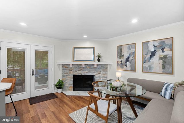1604 APRICOT CT, Reston, VA 20190