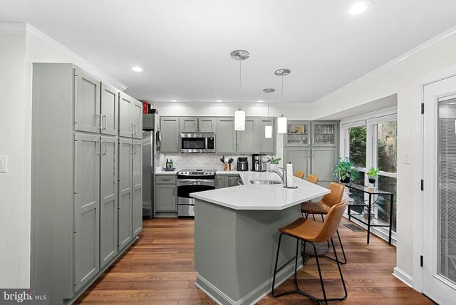1604 APRICOT CT, Reston, VA 20190