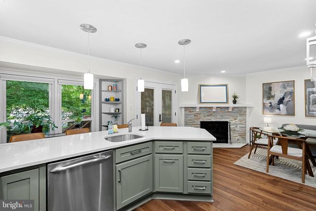 1604 APRICOT CT, Reston, VA 20190