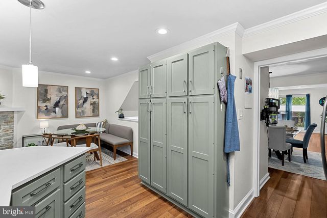 1604 APRICOT CT, Reston, VA 20190
