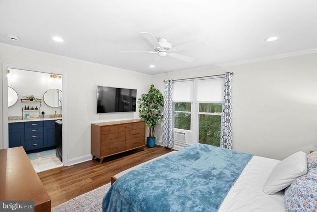1604 APRICOT CT, Reston, VA 20190