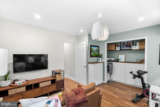 1604 APRICOT CT, Reston, VA 20190