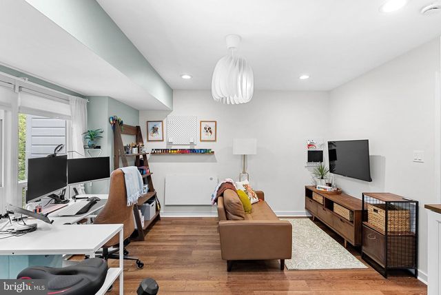 1604 APRICOT CT, Reston, VA 20190