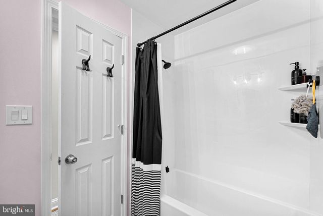 1604 APRICOT CT, Reston, VA 20190