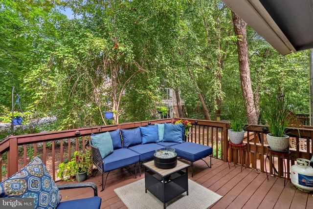 1604 APRICOT CT, Reston, VA 20190