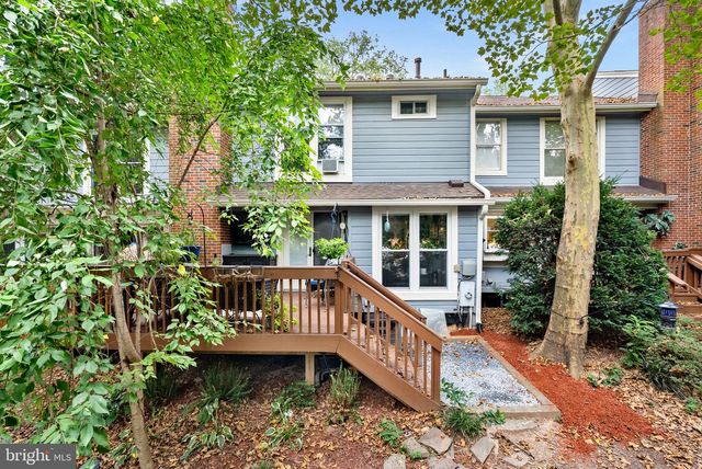 1604 APRICOT CT, Reston, VA 20190