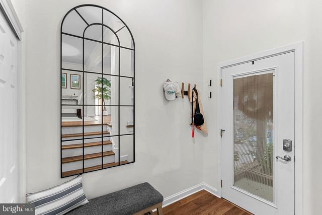 1604 APRICOT CT, Reston, VA 20190
