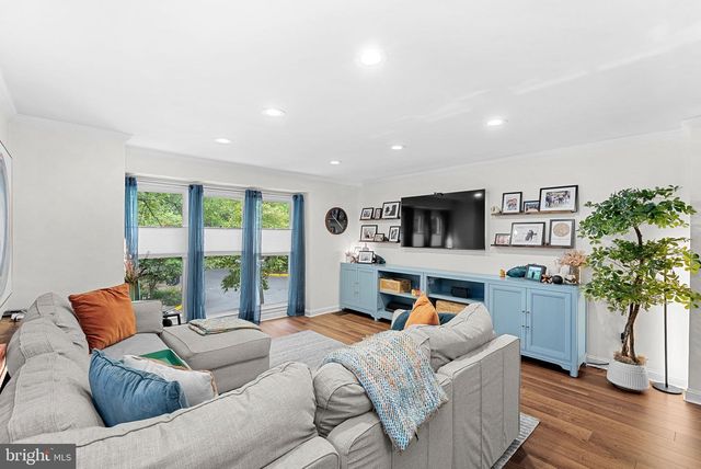 1604 APRICOT CT, Reston, VA 20190