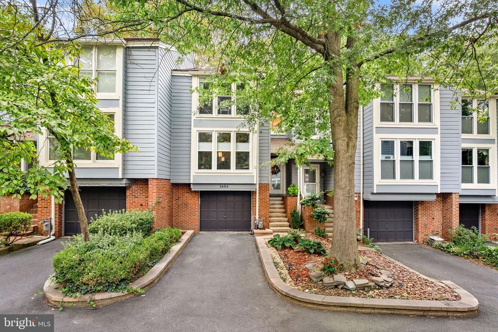 1604 APRICOT CT, Reston, VA 20190
