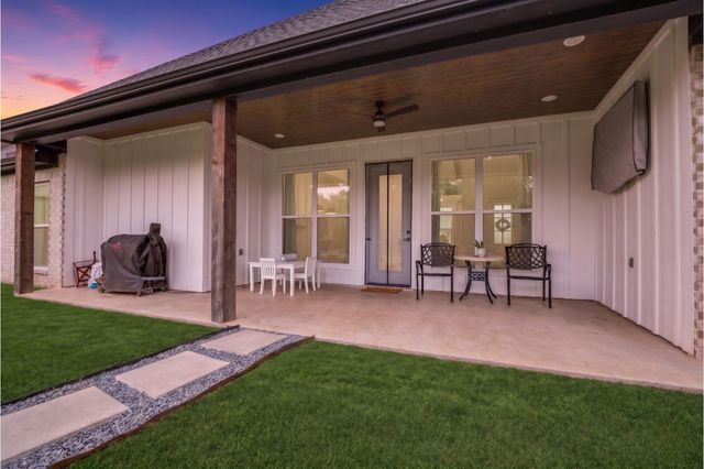 12432 Maplewood Drive, Lindale, TX 75771