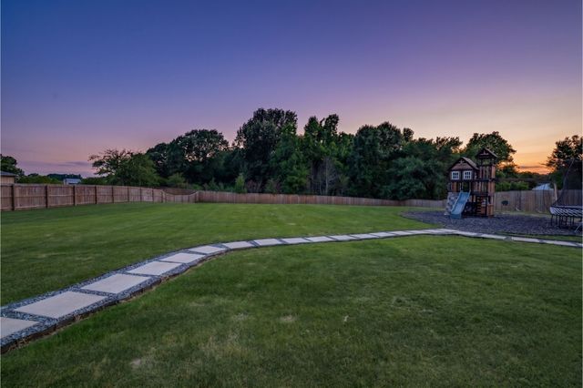 12432 Maplewood Drive, Lindale, TX 75771
