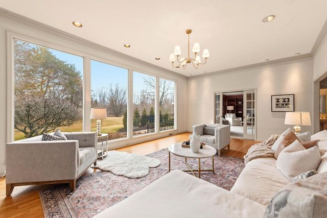 2618 W Lake Park COURT, Mequon, WI 53092