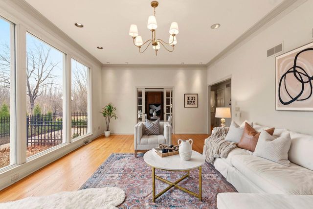 2618 W Lake Park COURT, Mequon, WI 53092