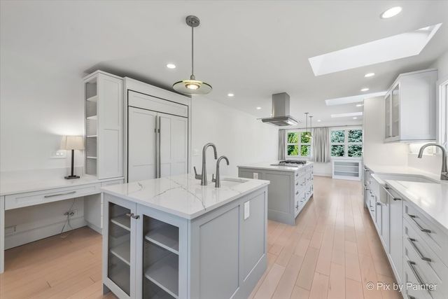 28W300 Flanders Lane, Winfield, IL 60190