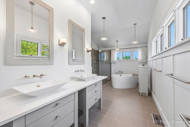 28W300 Flanders Lane, Winfield, IL 60190