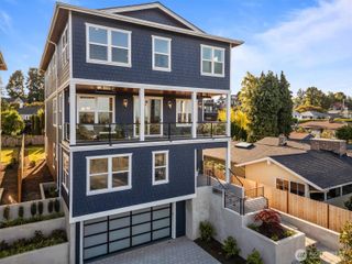 2571 26th Avenue W, Seattle, WA 98199