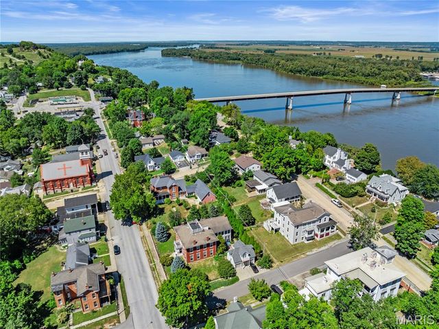 405 N 3rd Street, Louisiana, MO 63353