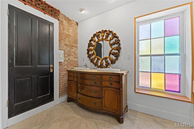 405 N 3rd Street, Louisiana, MO 63353