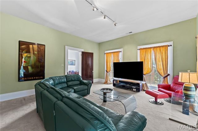 405 N 3rd Street, Louisiana, MO 63353