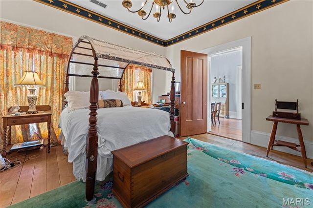 405 N 3rd Street, Louisiana, MO 63353