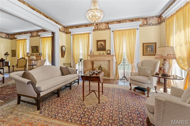 405 N 3rd Street, Louisiana, MO 63353