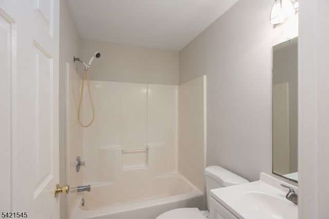 109 Tallwood Ln, Green Brook Twp., NJ 08812