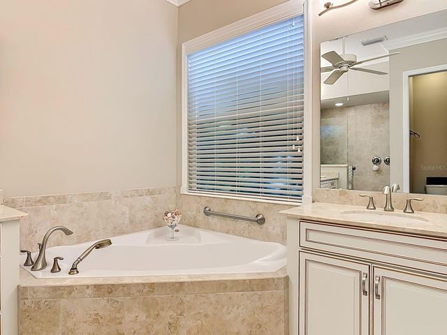 8461 BRIDGEPORT BAY CIRCLE, Mount Dora, FL 32757
