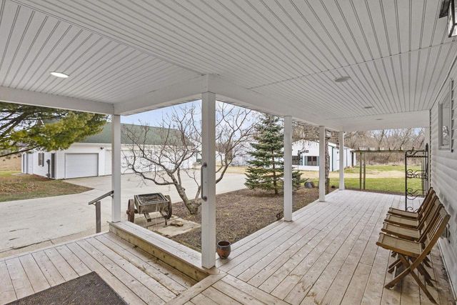 538 Windmill Road, Brooklyn, WI 53521