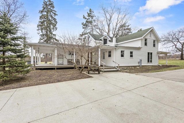 538 Windmill Road, Brooklyn, WI 53521