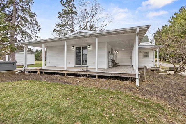 538 Windmill Road, Brooklyn, WI 53521