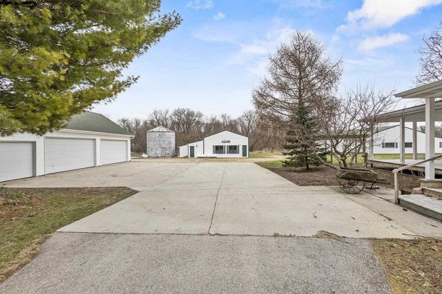 538 Windmill Road, Brooklyn, WI 53521