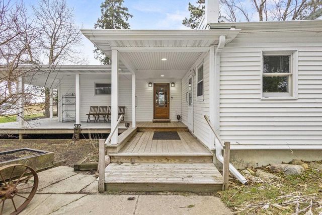 538 Windmill Road, Brooklyn, WI 53521