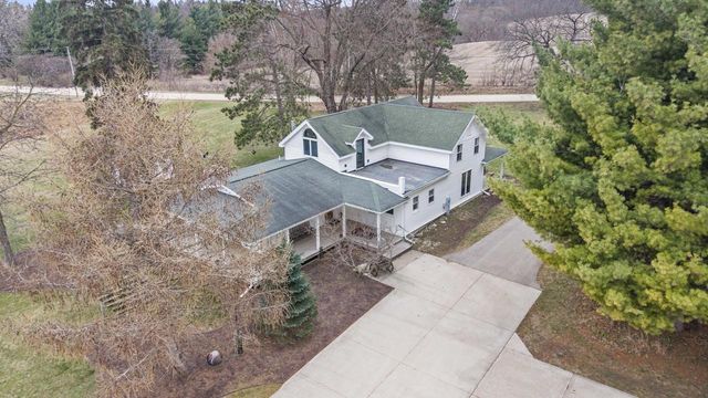 538 Windmill Road, Brooklyn, WI 53521
