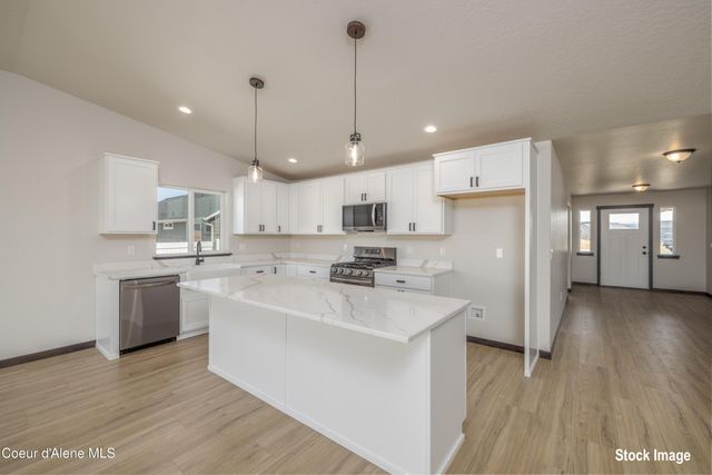 6962 W CONSTANTINE LN, Rathdrum, ID 83858