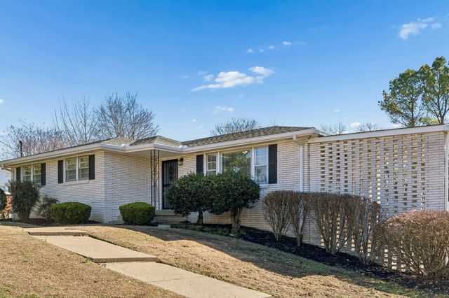 112 Hickory Heights Drive, Hendersonville, TN 37075
