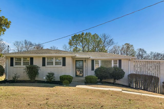 112 Hickory Heights Drive, Hendersonville, TN 37075