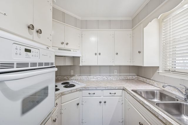 112 Hickory Heights Drive, Hendersonville, TN 37075