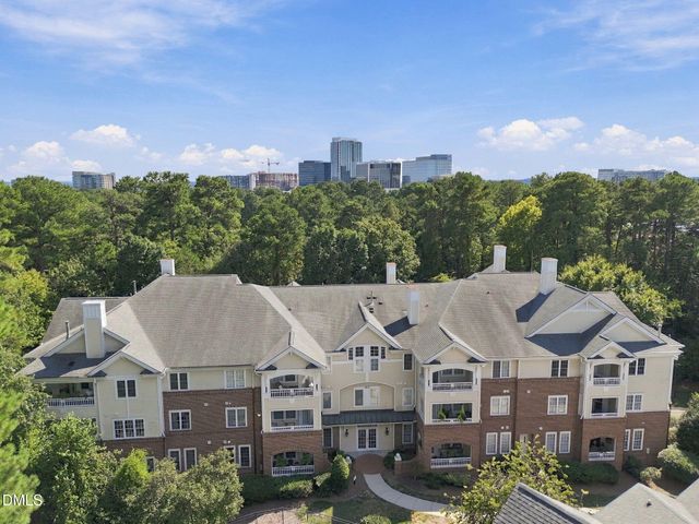 100 Northbrook Drive 206, Raleigh, NC 27609